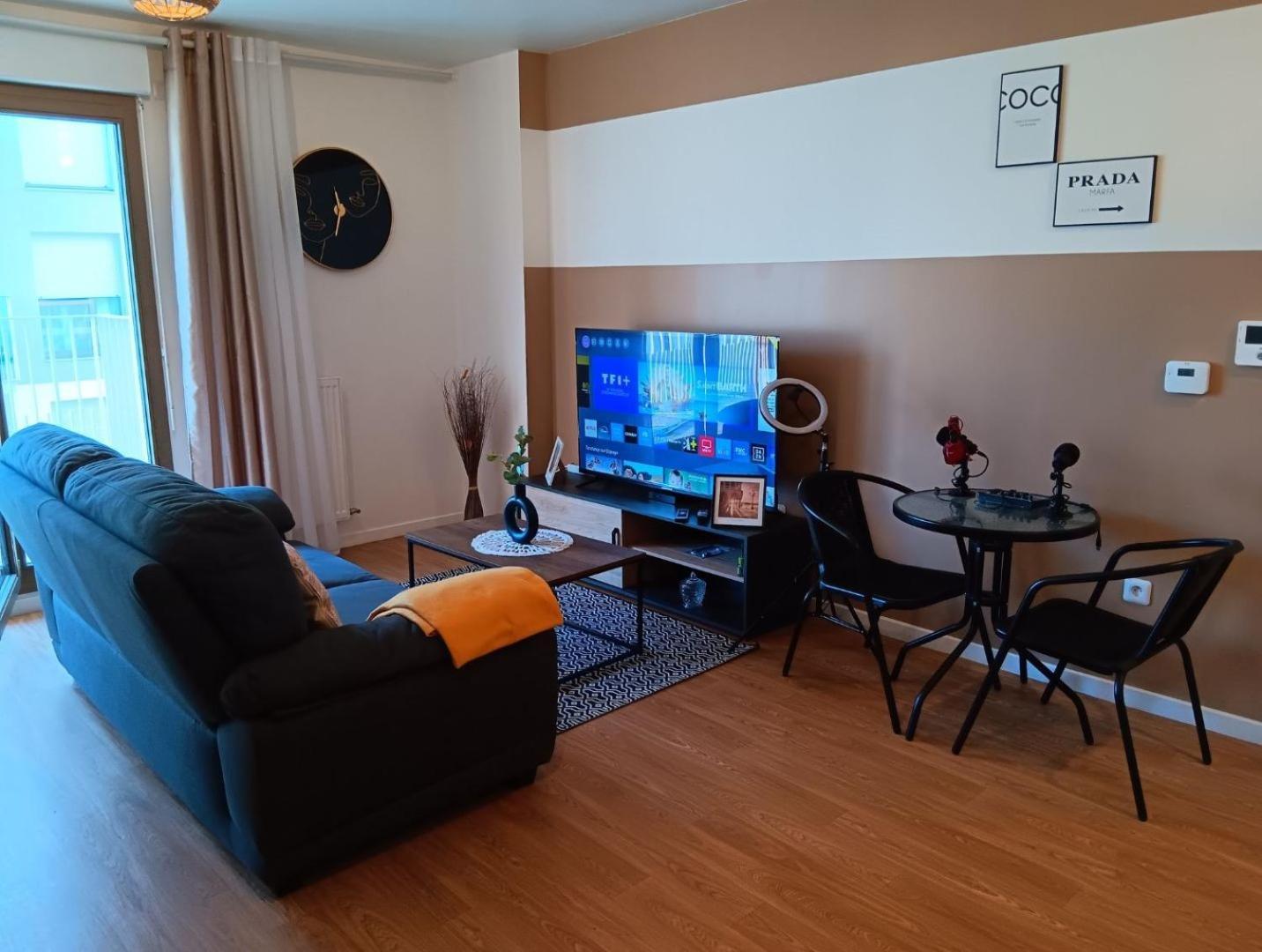 Destiny Appart' Paris -Beauvais-Orly- Podcasts- Stade De France Stains Extérieur photo