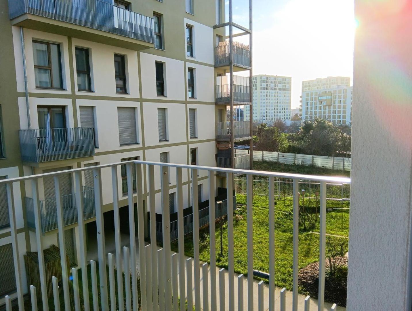 Destiny Appart' Paris -Beauvais-Orly- Podcasts- Stade De France Stains Extérieur photo