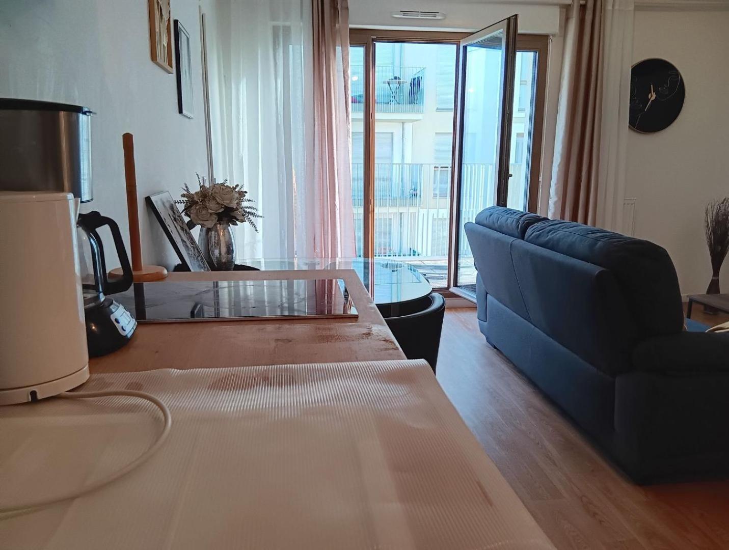 Destiny Appart' Paris -Beauvais-Orly- Podcasts- Stade De France Stains Extérieur photo